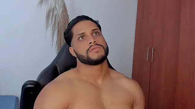 Snapshot of Pier_Simons chatting on April 2, 2026, 3:41 pm Pier Simons online show from April 2, 2026, 3:41 pm