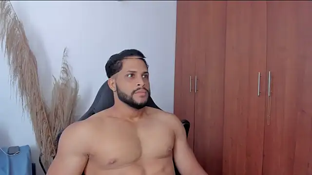 Snapshot of Pier_Simons chatting on April 5, 2026, 3:30 pm Pier Simons online show from April 5, 2026, 3:30 pm