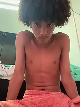 Max Rain online show from October 17, 2025, 10:00 pm