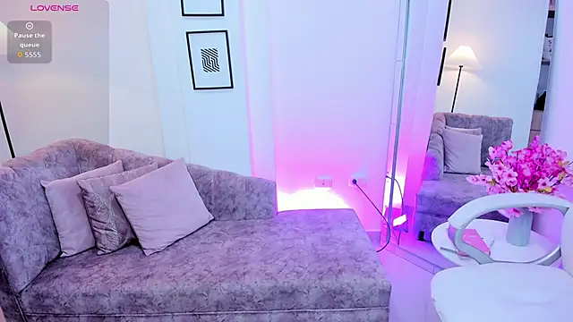 Snapshot of July_Adams chatting on January 16, 2026, 4:38 am July Adams online show from January 16, 2026, 4:38 am