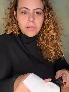 Chloe Leaozinho online show from May 31, 2026, 4:35 pm