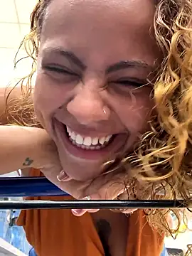 Snapshot of Chloe_Leaozinho chatting on February 8, 2026, 3:32 pm Chloe Leaozinho online show from February 8, 2026, 3:32 pm