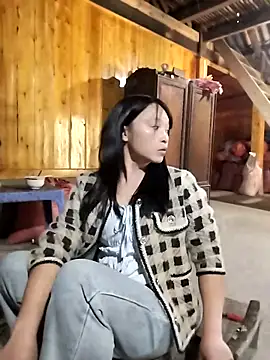 Tiyir597 online show from November 23, 2025, 4:33 am