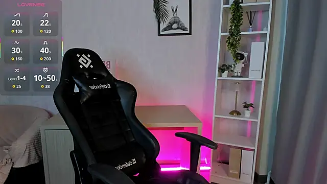 Megan Williamms online show from November 11, 2025, 9:15 am