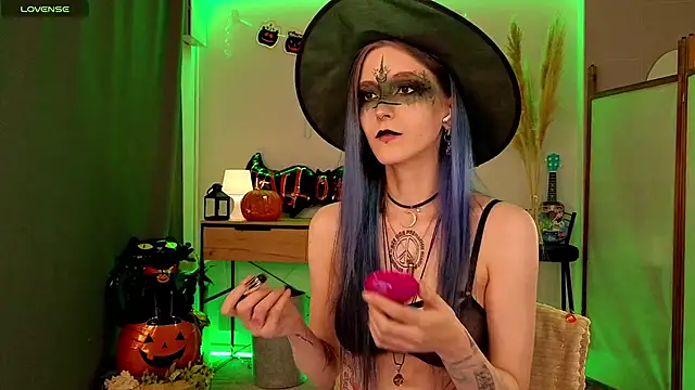 Snapshot of violetesa chatting on October 28, 2025, 2:05 pm violetesa online show from October 28, 2025, 2:05 pm