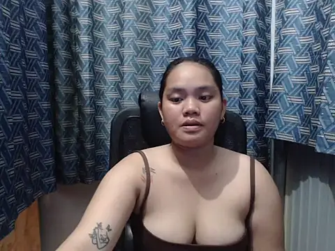 Snapshot of prettykrysgirl chatting on August 3, 2026, 7:16 am prettykrysgirl online show from August 3, 2026, 7:16 am