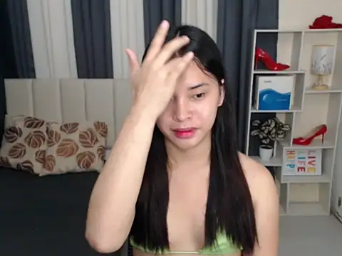 SeductiveAppleTS online show from November 29, 2025, 10:04 am