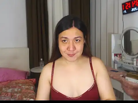 Snapshot of stellahugeX chatting on May 10, 2026, 12:42 pm stellahugeX online show from May 10, 2026, 12:42 pm