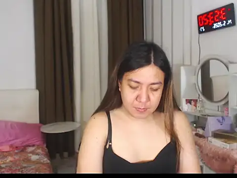 Snapshot of stellahugeX chatting on May 13, 2026, 7:54 pm stellahugeX online show from May 13, 2026, 7:54 pm
