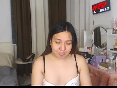 stellahugeX online show from June 26, 2026, 8:25 pm