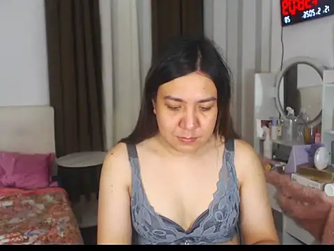 Snapshot of stellahugeX chatting on May 14, 2026, 8:39 pm stellahugeX online show from May 14, 2026, 8:39 pm