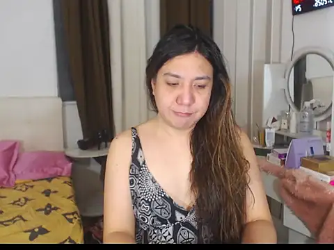 Snapshot of stellahugeX chatting on May 25, 2026, 5:11 pm stellahugeX online show from May 25, 2026, 5:11 pm