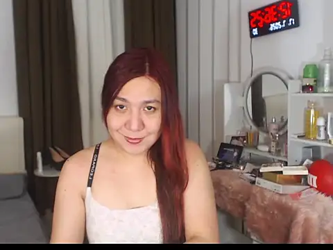 stellahugeX online show from July 16, 2026, 4:37 pm