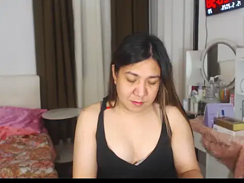 Snapshot of stellahugeX chatting on May 15, 2026, 3:21 pm stellahugeX online show from May 15, 2026, 3:21 pm