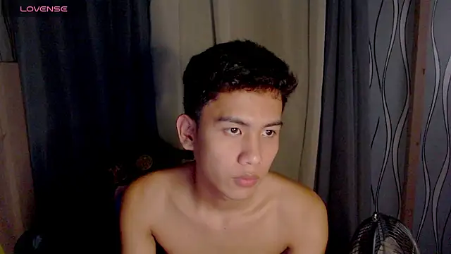 Snapshot of Demure_Asian143 chatting on February 6, 2026, 8:43 am Demure Asian143 online show from February 6, 2026, 8:43 am