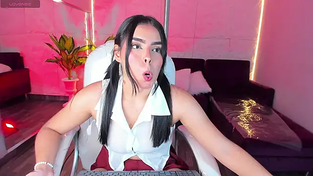 Snapshot of LovelyEyesx chatting on September 27, 2025, 5:19 pm LovelyEyesx online show from September 27, 2025, 5:19 pm