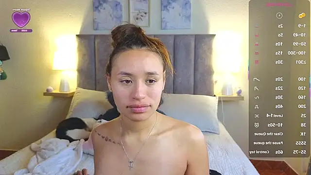 juliana-mancini online show from December 17, 2025, 5:07 pm