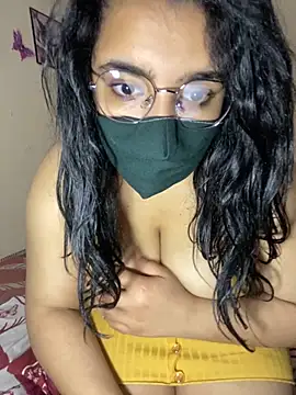 Snapshot of Nottella chatting on November 25, 2025, 7:47 pm Nottella online show from November 25, 2025, 7:47 pm