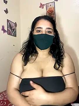 Snapshot of Nottella chatting on November 19, 2025, 11:43 am Nottella online show from November 19, 2025, 11:43 am