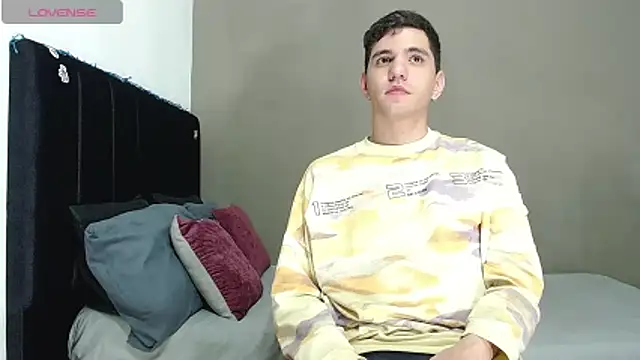 Snapshot of Matteo12_ chatting on January 17, 2026, 7:17 pm Matteo12 online show from January 17, 2026, 7:17 pm