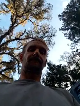 Snapshot of Hungwell1515 chatting on March 6, 2026, 12:33 pm Hungwell1515 online show from March 6, 2026, 12:33 pm