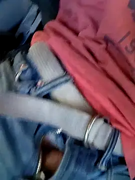 Hungwell1515 online show from November 4, 2025, 8:12 pm