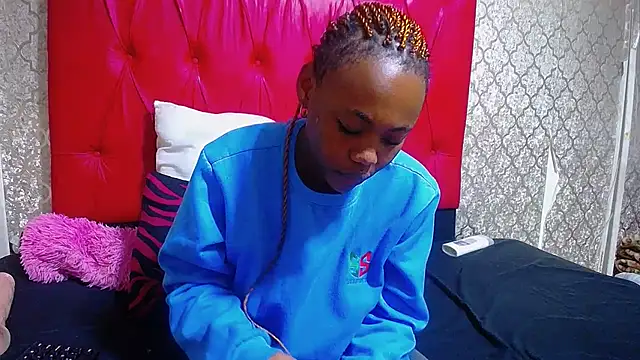 Snapshot of ItsMsBankss02 chatting on November 7, 2025, 7:18 pm ItsMsBankss02 online show from November 7, 2025, 7:18 pm