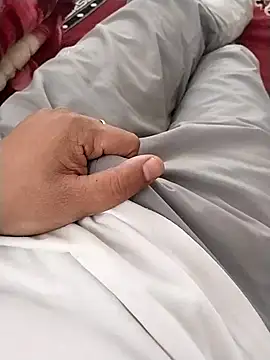 zorhotty online show from February 15, 2026, 10:03 am