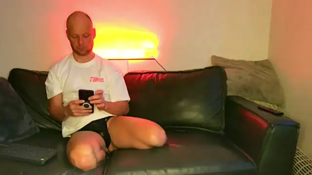 Snapshot of BRIANSILK77 chatting on February 6, 2026, 7:26 am BRIANSILK77 online show from February 6, 2026, 7:26 am