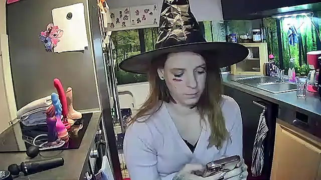 SexyMilf 37 online show from October 31, 2025, 9:22 pm