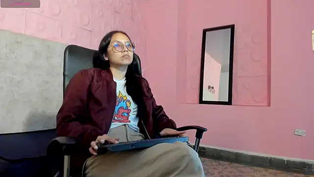 Snapshot of katalina07_1 chatting on April 30, 2026, 2:35 pm katalina07 1 online show from April 30, 2026, 2:35 pm