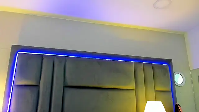 Snapshot of GabyMoreau chatting on May 6, 2026, 7:40 pm GabyMoreau online show from May 6, 2026, 7:40 pm