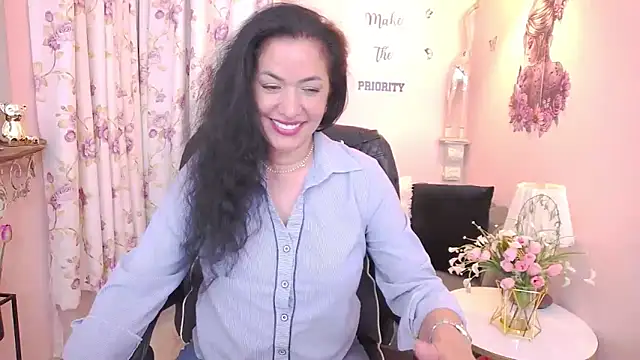 Snapshot of MyLovOne chatting on May 11, 2026, 4:04 pm MyLovOne online show from May 11, 2026, 4:04 pm