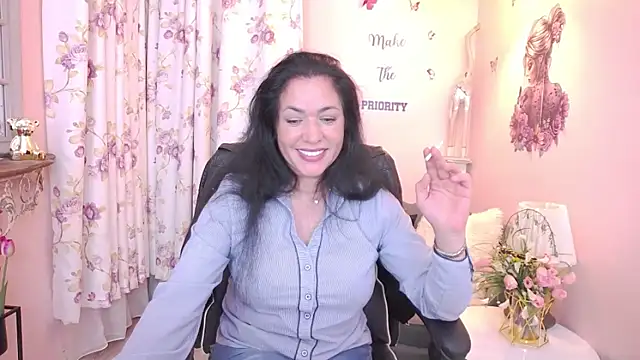 Snapshot of MyLovOne chatting on April 29, 2026, 5:30 pm MyLovOne online show from April 29, 2026, 5:30 pm