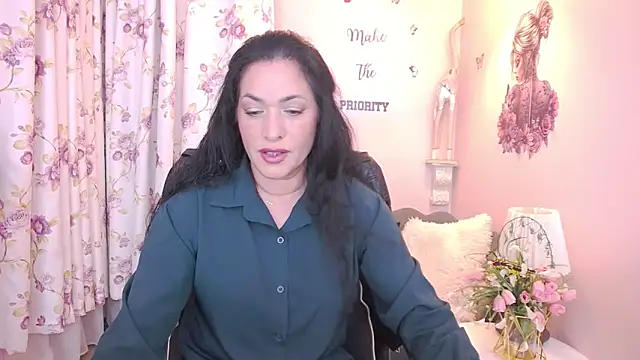 Snapshot of MyLovOne chatting on April 21, 2026, 8:21 am MyLovOne online show from April 21, 2026, 8:21 am