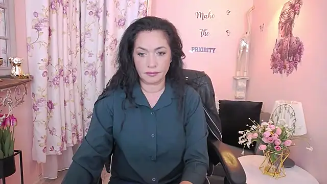 Snapshot of MyLovOne chatting on May 15, 2026, 12:03 pm MyLovOne online show from May 15, 2026, 12:03 pm