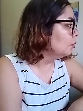 Snapshot of saenz_eymi chatting on April 24, 2026, 10:56 pm saenz eymi online show from April 24, 2026, 10:56 pm