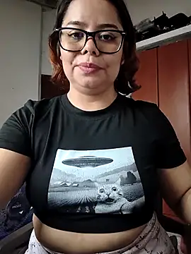 Snapshot of saenz_eymi chatting on April 18, 2026, 8:09 pm saenz eymi online show from April 18, 2026, 8:09 pm