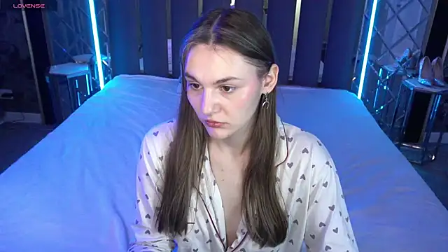 Snapshot of DiamondGoldie chatting on November 26, 2025, 1:44 pm DiamondGoldie online show from November 26, 2025, 1:44 pm