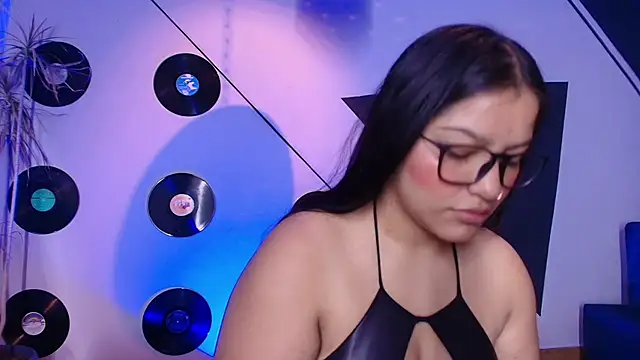 Lilith and Khloe online show from March 6, 2026, 11:27 am