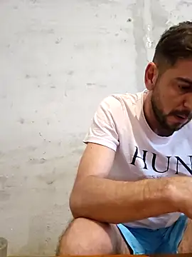 Snapshot of Alex-andru88 chatting on December 4, 2025, 12:59 pm Alex-andru88 online show from December 4, 2025, 12:59 pm