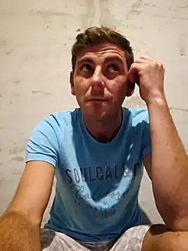 Snapshot of Alex-andru88 chatting on October 10, 2025, 7:36 pm Alex-andru88 online show from October 10, 2025, 7:36 pm