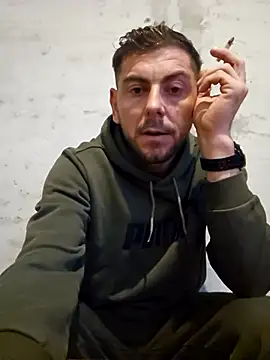 Snapshot of Alex-andru88 chatting on November 27, 2025, 6:36 am Alex-andru88 online show from November 27, 2025, 6:36 am