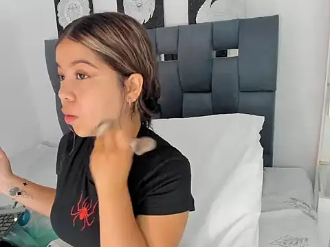 MafeStar777 online show from February 24, 2026, 3:13 pm