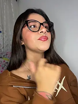 Snapshot of Linda_Bellucci chatting on May 2, 2026, 5:01 am Linda Bellucci online show from May 2, 2026, 5:01 am
