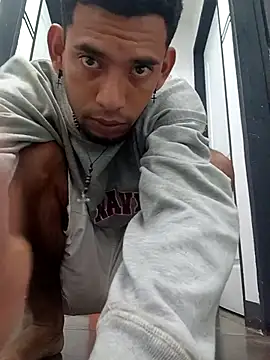 Snapshot of Negritohot2828 chatting on January 18, 2026, 11:30 pm Negritohot2828 online show from January 18, 2026, 11:30 pm