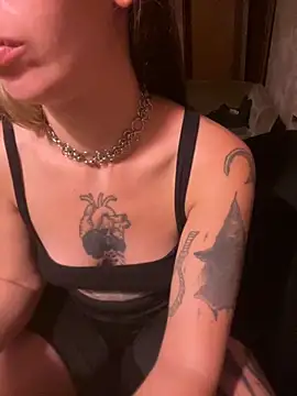 Snapshot of tbp96 chatting on October 4, 2025, 12:23 am tbp96 online show from October 4, 2025, 12:23 am