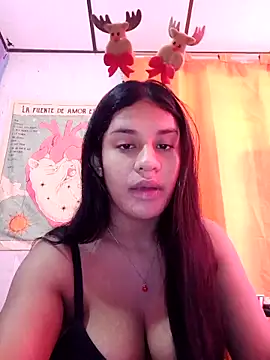 Snapshot of sofi_zzz chatting on December 18, 2025, 3:16 pm sofi zzz online show from December 18, 2025, 3:16 pm