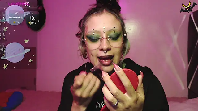 Snapshot of vainilla_doll chatting on July 15, 2026, 12:06 am vainilla doll online show from July 15, 2026, 12:06 am