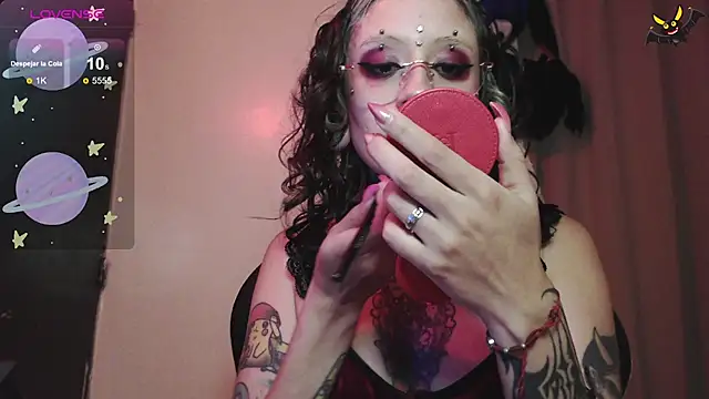 Snapshot of vainilla_doll chatting on July 18, 2026, 10:07 pm vainilla doll online show from July 18, 2026, 10:07 pm
